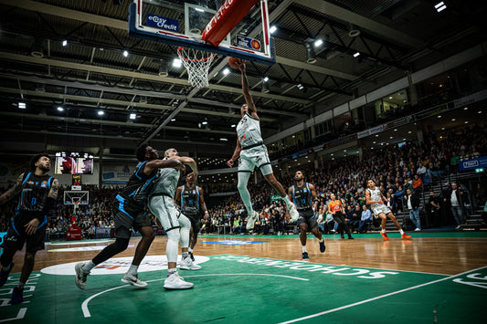 Niederlage bei Offensivfeuerwerk in Braunschweig. VET-CONCEPT Gladiators Trier unterliegen Basketball Löwen zum Saisonstart mit 107:116.